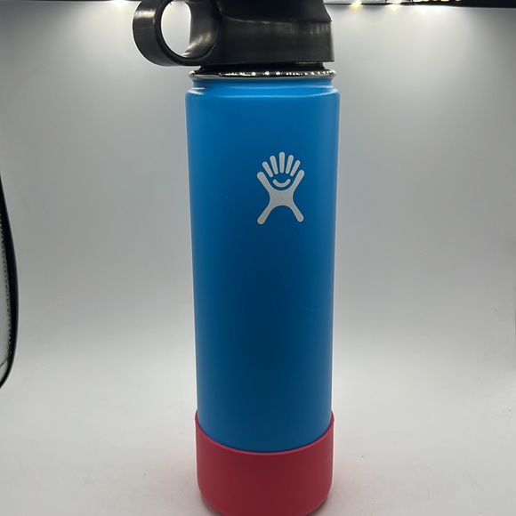 HydroFlask Blue 20oz - Picture 5 of 5